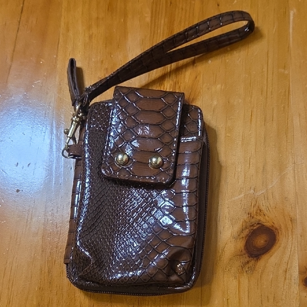 Brown Crocodile Pattern Wristlet Clutch
